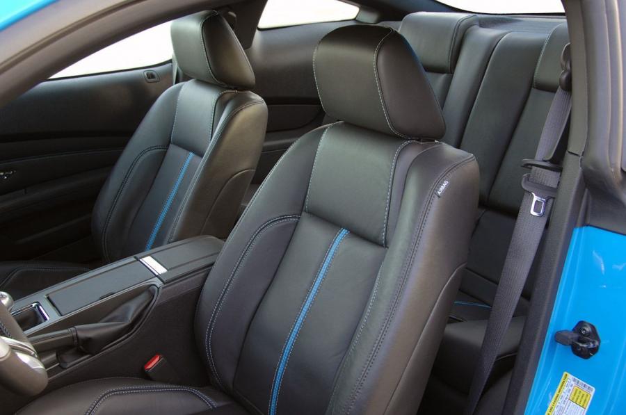  Ford Mustang GT 2010 года  (фото 60 из 213)